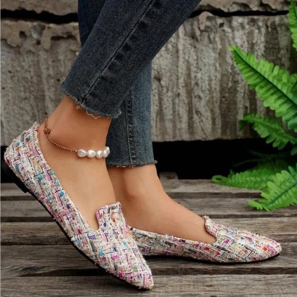 NEW Printed Pointed Toe Flats size 10 - Picture 1 of 5
